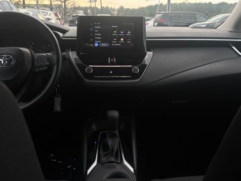Used 2025 Toyota Corolla LE image 23