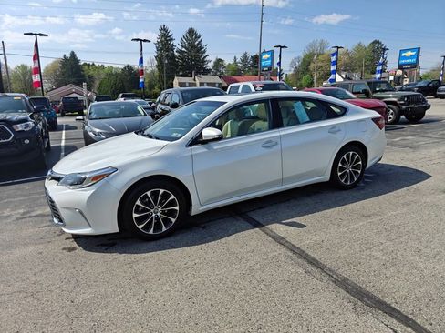 Used 2016 Toyota Avalon Limited FWD image 8