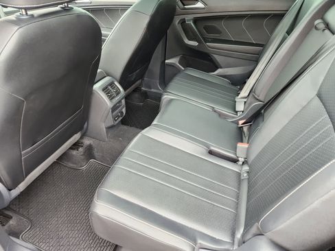 Used 2022 Volkswagen Tiguan SE R-Line FWD image 29