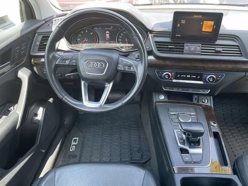 Used 2020 Audi Q5 2.0T Premium AWD/4WD image 2