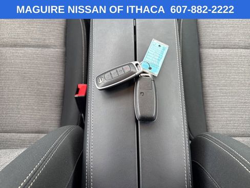 Used 2023 Nissan Rogue SV AWD/4WD image 11