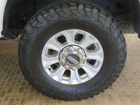 Used 2020 Ford F250 XL w/ STX Appearance Package AWD/4WD image 8