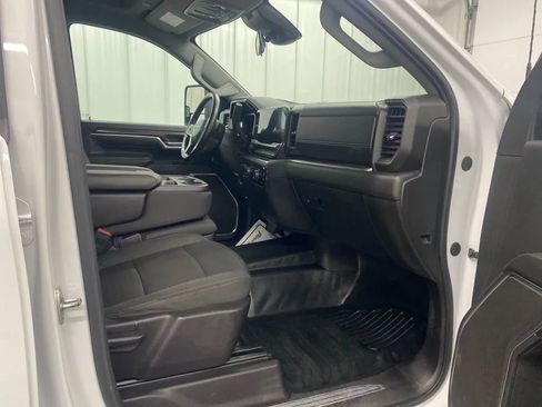 Used 2024 Chevrolet Silverado 2500 LT image 7