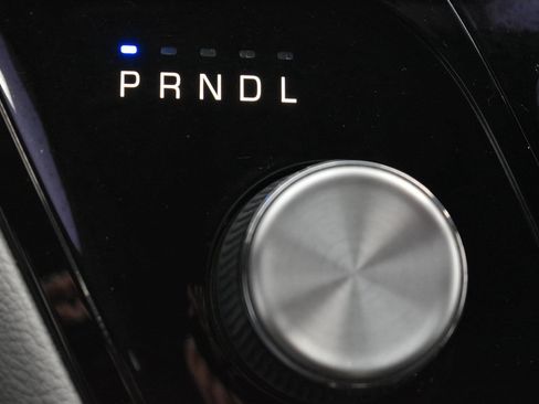 Used 2021 Chrysler Pacifica Touring w/ Cold Weather Group image 30