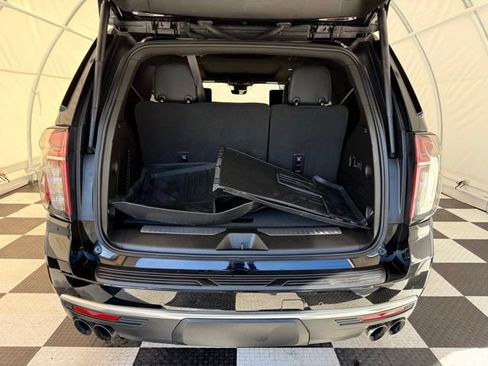 Used 2023 Chevrolet Tahoe High Country image 5