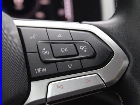 Used 2022 Volkswagen Atlas Cross Sport SE w/ Panoramic Sunroof Package image 33