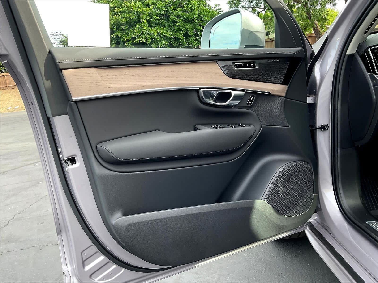 New 2026 Volvo XC90 B5 Plus w/ Protection Package AWD/4WD image 24