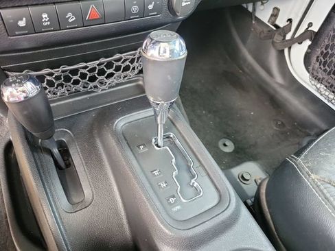 Used 2014 Jeep Wrangler Unlimited Rubicon AWD/4WD image 20
