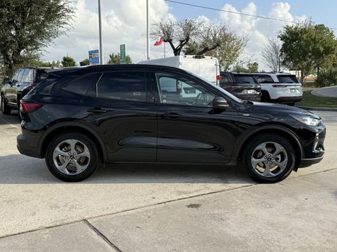 Used 2025 Ford Escape ST-Line image 3