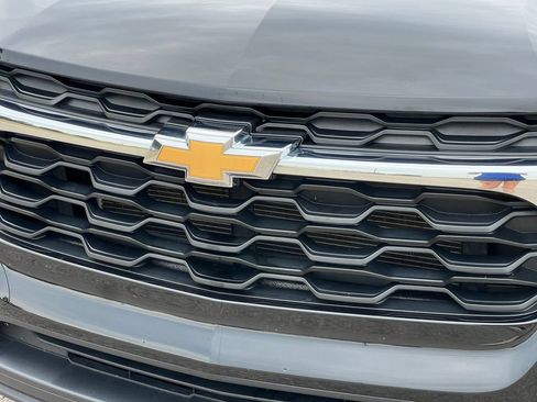 Used 2024 Chevrolet Trax LS w/ LS Convenience Package FWD image 32
