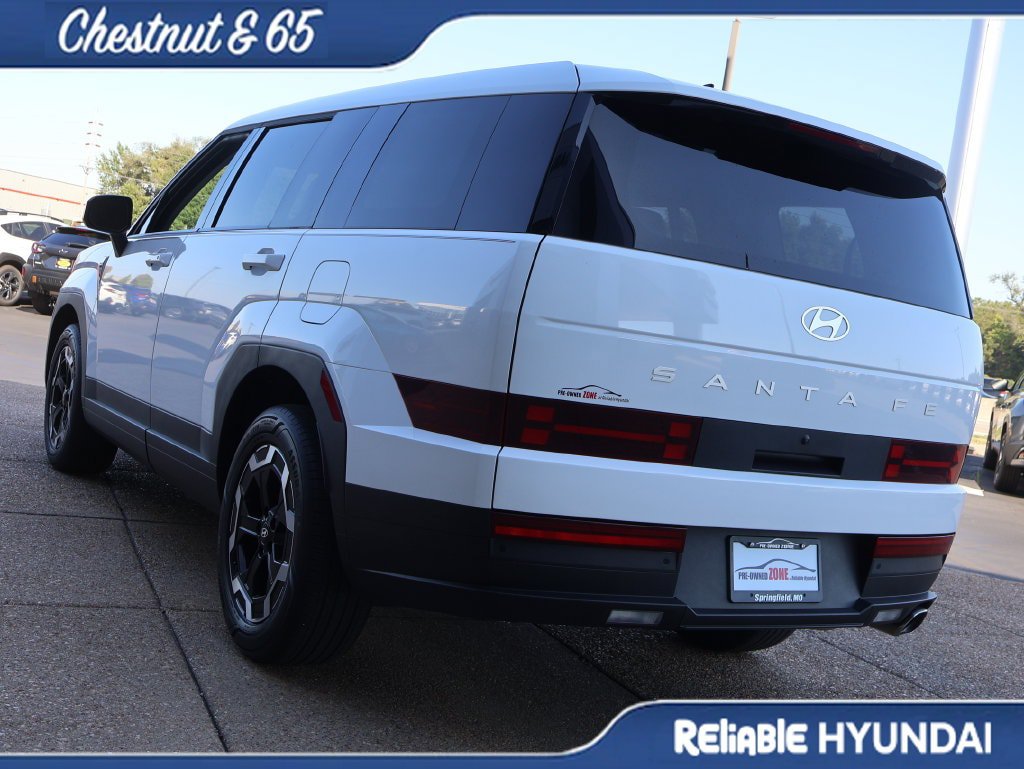 Used 2024 Hyundai Santa Fe SE FWD image 4