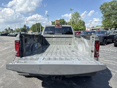 New 2026 RAM 3500 Tradesman AWD/4WD image 17