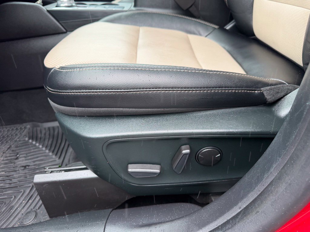 Used 2022 Ford Escape Titanium w/ Titanium Elite Package AWD/4WD image 14