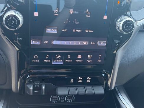 Used 2025 RAM 1500 Big Horn AWD/4WD image 37