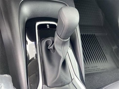 Used 2025 Toyota Corolla LE image 20