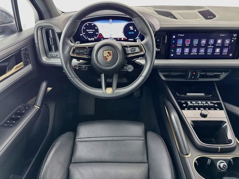 Certified 2024 Porsche Cayenne AWD/4WD image 24
