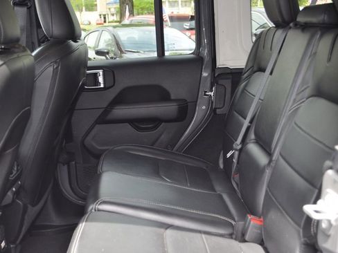 Used 2023 Jeep Wrangler Unlimited Sahara w/ Cold Weather Group image 15