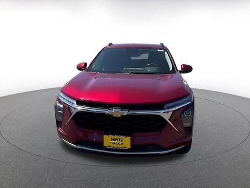 Used 2025 Chevrolet Trax LT image 4