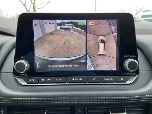 Used 2021 Nissan Rogue SV image 19