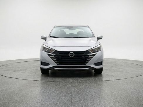 Used 2025 Nissan Versa SV image 2
