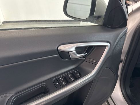Used 2015 Volvo V60 T5 Premier image 10