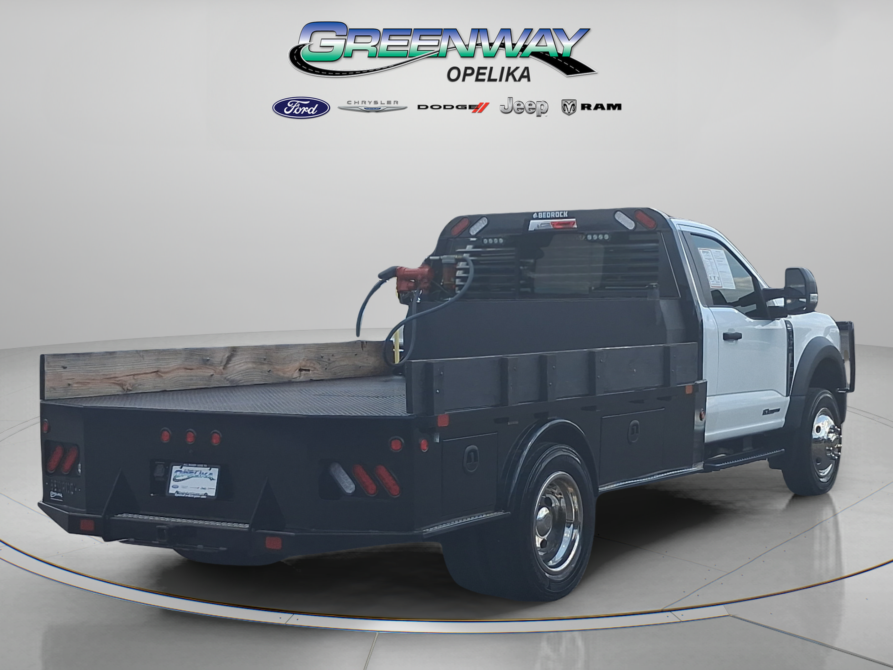Used 2023 Ford F550 4x4 Regular Cab Super Duty image 7