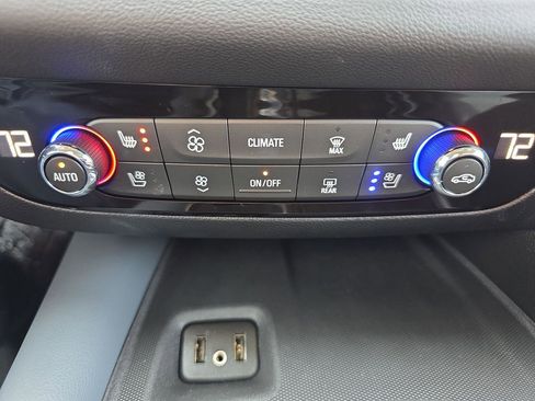 Used 2018 Buick Enclave Premium image 24