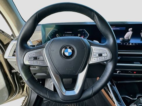 Certified 2025 BMW X7 xDrive40i w/ Premium Package AWD/4WD image 11