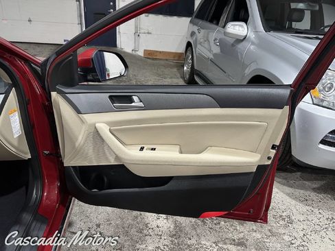 Used 2016 Hyundai Sonata SE FWD image 21