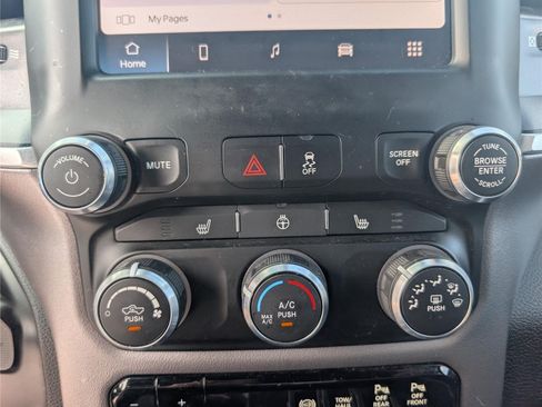 Used 2022 RAM 2500 Big Horn w/ Night Edition AWD/4WD image 30