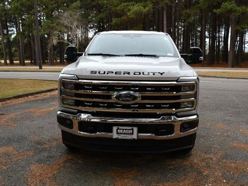 Used 2025 Ford F250 Lariat w/ FX4 Off-Road Package image 8