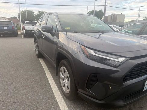 Used 2024 Toyota RAV4 LE AWD/4WD image 3
