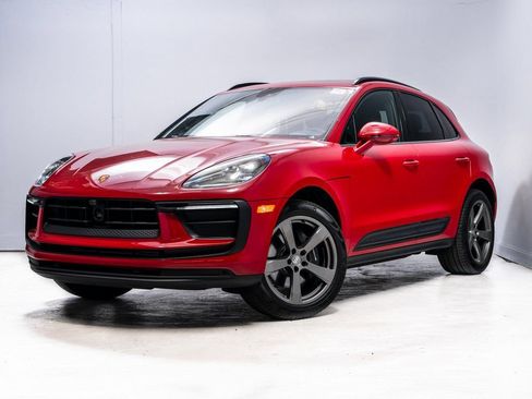 Certified 2025 Porsche Macan AWD/4WD image 1