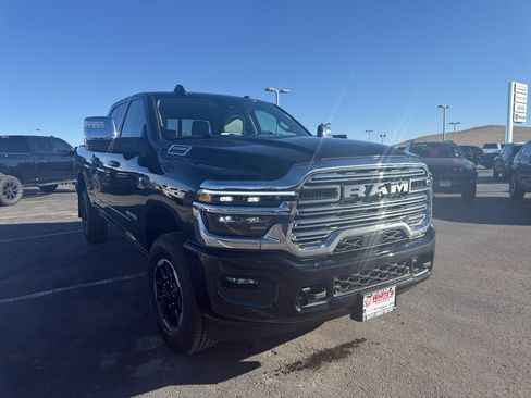 New 2026 RAM 2500 Laramie AWD/4WD image 24