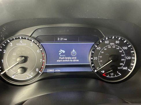 Used 2024 Nissan Armada SL w/ Captain's Chairs Package image 27