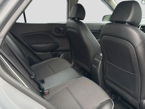 Used 2022 Hyundai Venue Limited w/ Cargo Package FWD image 26