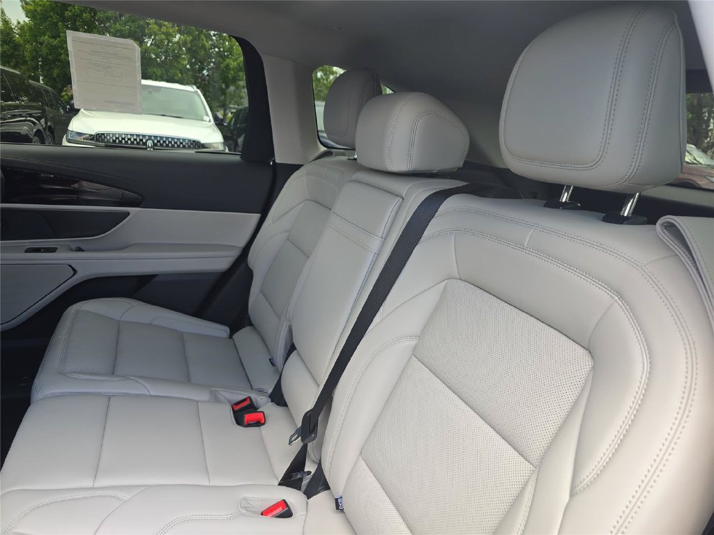 New 2026 Lincoln Nautilus Premier w/ Equipment Group 102A AWD/4WD image 11