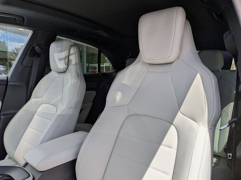 New 2026 Porsche Macan 4 Electric AWD/4WD image 5