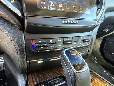 Used 2019 Maserati Ghibli RWD image 24