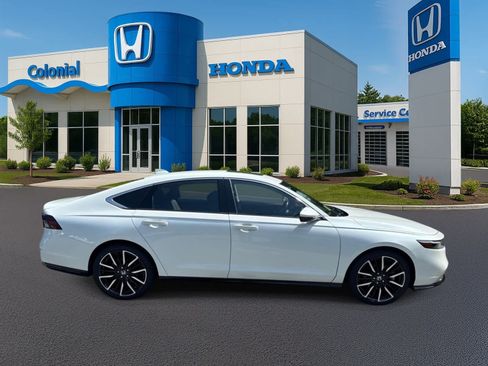Used 2023 Honda Accord Touring image 8