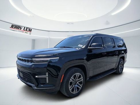 New 2026 Jeep Grand Wagoneer L 4WD w/ Premium Group I image 7