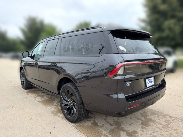 New 2027 Lincoln Navigator L Reserve w/ Jet Appearance Package AWD/4WD image 8