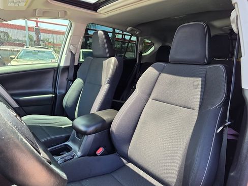 Used 2016 Toyota RAV4 XLE w/ Convenience Package FWD image 19