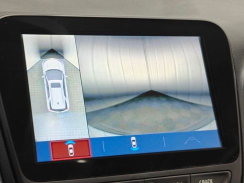 Used 2018 Chevrolet Equinox Premier image 8