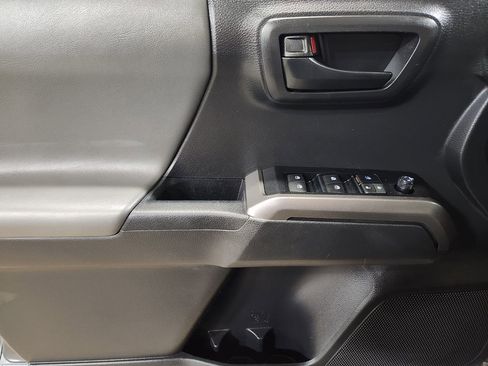 Used 2022 Toyota Tacoma SR5 image 42