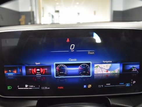 Used 2025 Mercedes-Benz GLC 43 AMG 4MATIC image 32