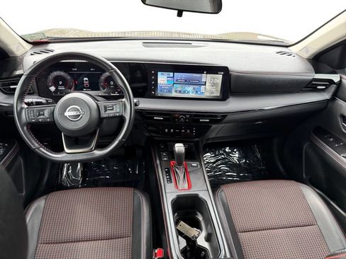 Used 2025 Nissan Kicks SR image 13