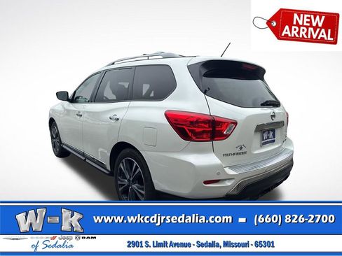Used 2017 Nissan Pathfinder Platinum AWD/4WD image 9
