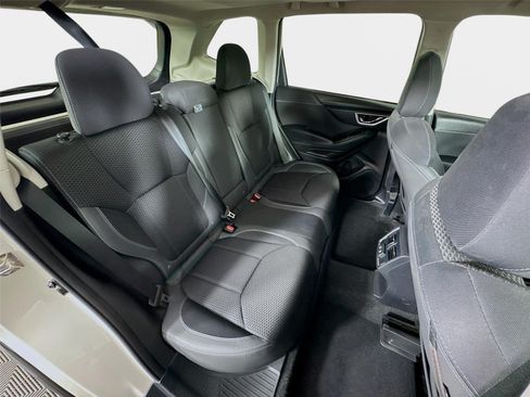 Used 2019 Subaru Forester Premium AWD/4WD image 27