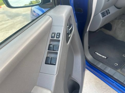 Used 2015 Nissan Frontier SV RWD image 14